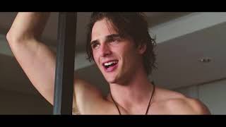 The Kiss Of Elle And Noah