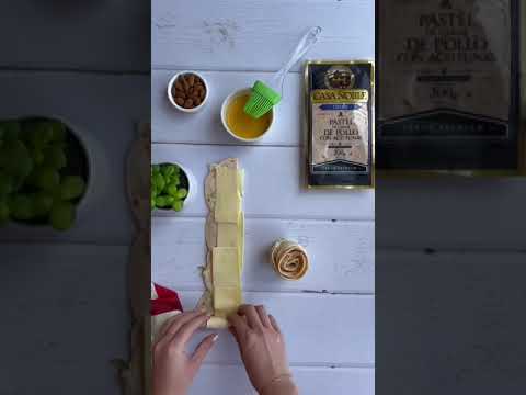 Bocaditos de mil hojas con Pastel de carne de pollo con Aceitunas Casa Noble