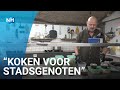 Rob en zijn team koken voor kwetsbare Weespers