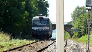 preview picture of video 'BB 67609 et 67482 viennent de traverser la gare de Ludres'