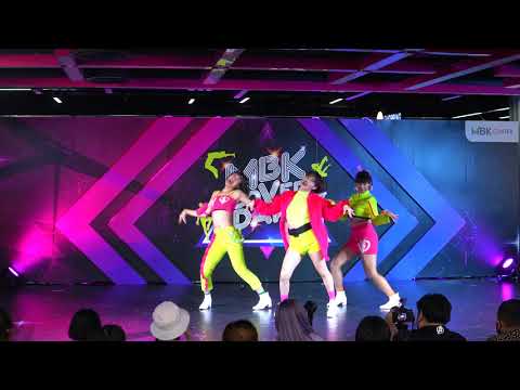 200820 (4K) Hello Welcome cover Hi-U - ใครมีแฟนออกจากแก๊งเราไป ( BYE )  @ MBK Cover Dance 2020