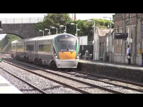 Irish Rail 22000 DMU 22020 arrives at Kildare