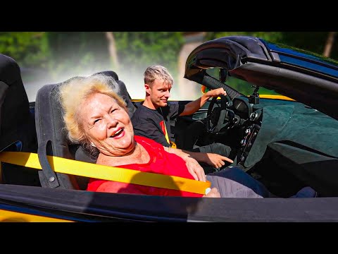 MET DE BUURVROUW VAN 78 JAAR IN DE MCLAREN! DE DAG VAN HAAR LEVEN â€ïž #2923