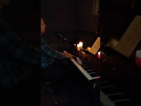 Boid kummt des Christkind - Happy X-Mas       Music: John Lennon.   Übersetzung: Adi Hirschal