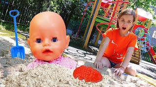 Baby Born Emily und ihr Kindermädchen. Emily ist weg. Spielzeug Video auf Deutsch