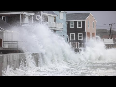 Powerful nor'easter lashes parts of the East Coast