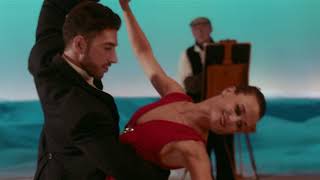 Blaumut - Vint-i-un Botons [Videoclip Oficial]