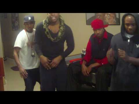 Macadocious hood hop