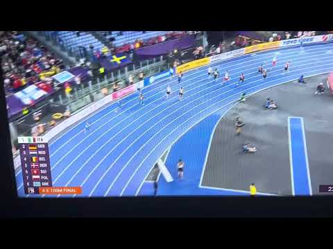 4x100 staffetta medaglia Oro, Patta, Jacobs, Melluzzi e Tortu.