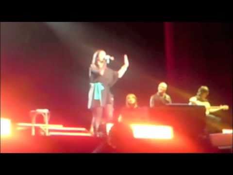 Laura Pausini canta Prima Che Esci en MEXICO  Auditorio Nacional 2009