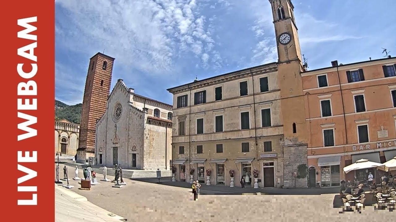 Live webcam view of Piazza del Duomo, Pietrasanta