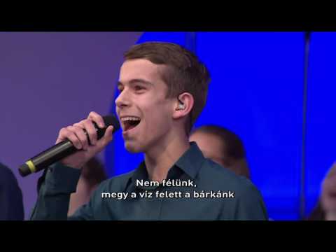 Nem félünk, megy a víz felett a bárkánk