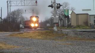 preview picture of video 'UP 9714 smoking a dump train thru Durant, Ok. 01/24/2010 ©'