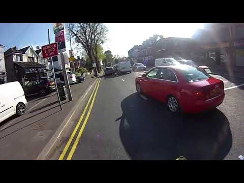 Finger salute and horn abuse JEZ7728