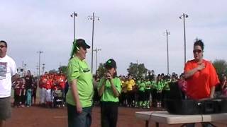 Slugger Alexis Sings the National Anthem