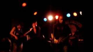 E Town Concrete - Stranglehold (Live)