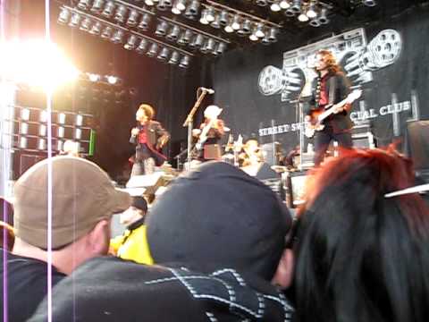 Street Sweeper Social Club Fight! Smash! Win! Live in Toronto (NIN/JA)