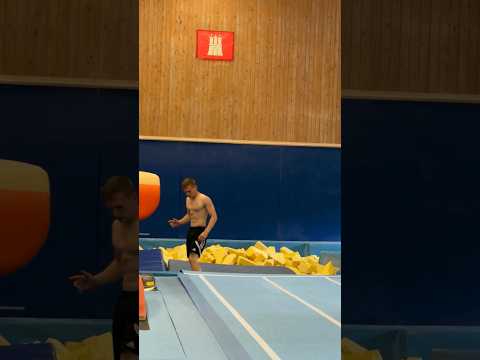 #flip #gymmotivation #tricks #akrobatik #jump #hamburg #twist