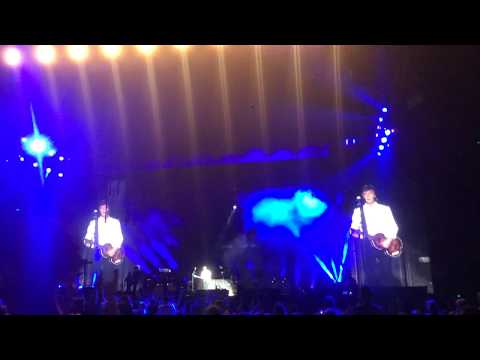 'Applause for' Paul Mccartney (& Band) @ Qudos Sydney [Monday show] 'One On One Tour' 11/12/2017