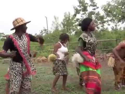 Master Lawrence Kalenzi and his group perform "Obunyamahunde"
