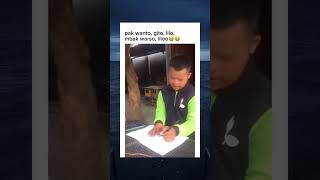 Download lagu manusia seribu wajah nyanyi ngakak #shorts #videos #lucu mp3