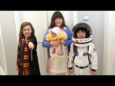 艾娃-伊瑟拉-奧利維亞服裝T臺秀+2020年世界讀書日空間美食。 (Ava Isla Olivia Costume Runway Show + Space Food for World Book Day 2020)