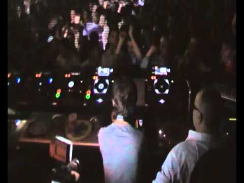 ALBERTINO [deejay time the party one] il Muretto Jesolo 05.03.2011 video1