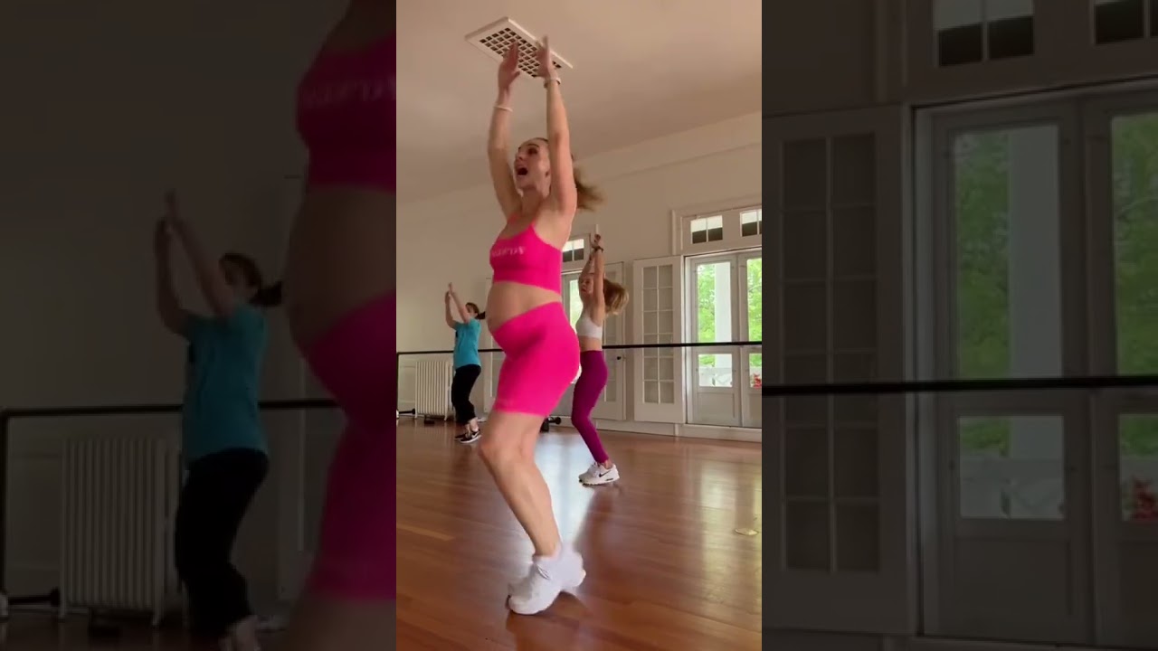 The difference in ONE YEAR doing this workout...