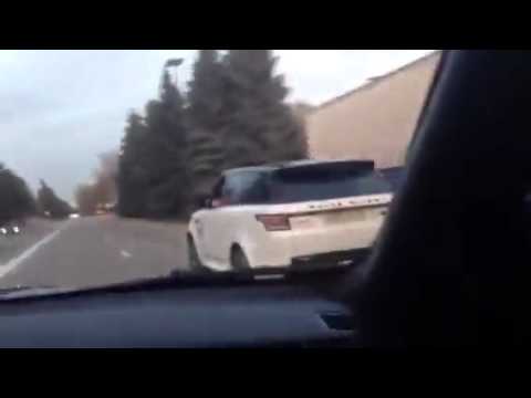 Range Rover Sport vs BMW X5M Stage 2 630 hp