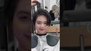 Download lagu Potong Rambut Panjang #longtoshort #pixie #pixiehaircut #bondol #haircut #potongrambut #undercut mp3