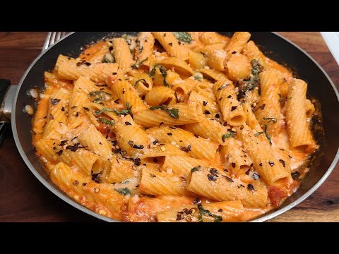 5-Minute Creamy Tomato Basil Pasta | A Quick Comfort Classic Recipe 🍝