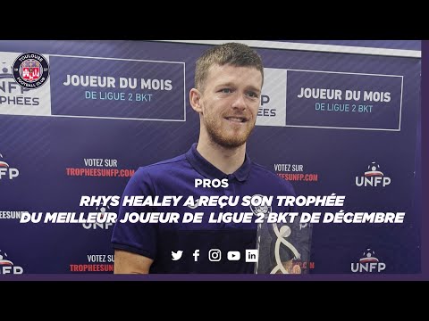 Rhys Healey a reçu son trophée du meilleur joueur de @ligue2fr du mois de décembre 🥇