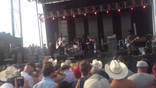 Ryan Bingham- Country Roads ( Live at Willie&#39;s Picnic )