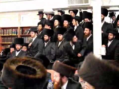 Wedding einikel of the Aleksander Rebbe