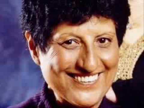 Ahuva Ozeri - Od Ashir VeAnagen אהובה עוזרי - עוד אשיר ואנגן