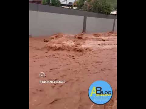 FORTE TEMPORAL NA TARDE DESTE DOMINGO (14/12) ALAGA RUAS DE GUAÇUÍ