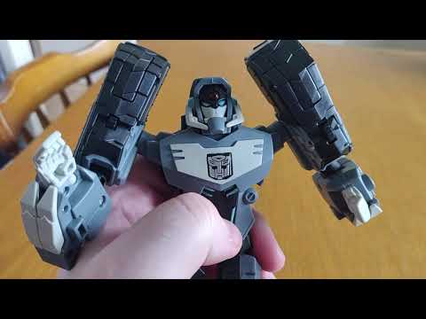 TRDQ: TFN Review: Transformers Animated - Longarm Prime