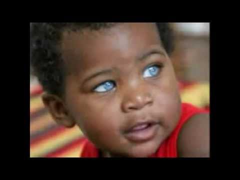 pourquoi les bébés ont les yeux bleus a la naissance