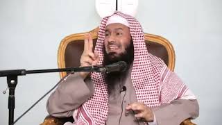 هل يهوي المصلي على ركبتيه أم يديه؟ | الشيخ عبدالرحمن الودعان image