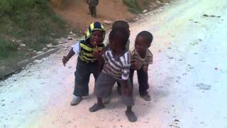 preview picture of video 'Knysna Township kids on video'