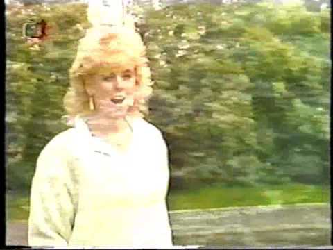 Iveta Bartošová-Málo mě zná