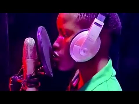 MAMA AMINA (HUKU USIJE VIDEO LYRICS) FT MACK ZUBE 