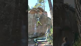 Video thumbnail of Mardi gras, 7b+. Albarracín