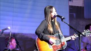 Kacey Musgraves &quot;Follow Your Arrow&quot;