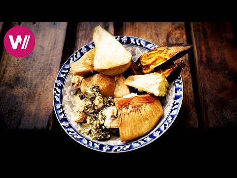 Tahiti - Tabbouleh, papaya salad & chicken fafa from the earth oven | At our Neighbour's Table