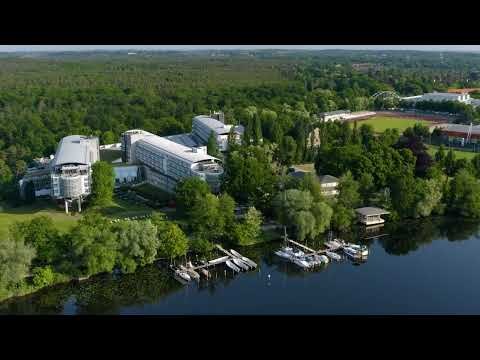 Das Kongresshotel Potsdam aus der Luft