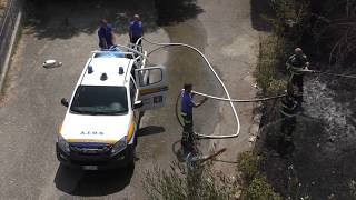 fiamme-a-cannelle-brucia-anche-un-tubo-del-gas