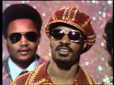 Stevie Wonder Wins Favorite Male Soul Artist - AMA 1975