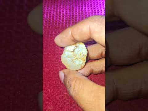 Silky Geuda Sapphire before heat treatment #sapphire #corundum #minerals #gems #gemstone #ceylon