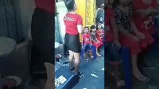 Download lagu Goyang Hot Biduan Dangdut fi di Makassar mp3